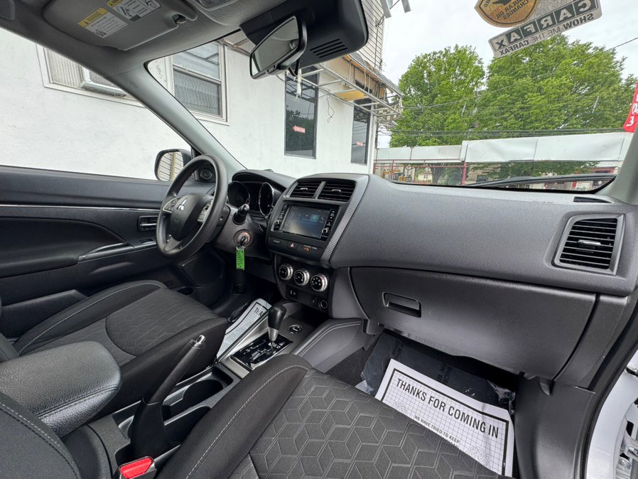 Used 2025 Mitsubishi Outlander Sport AWD image 27