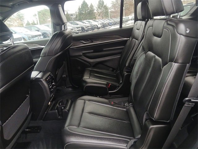 Used 2025 Jeep Grand Cherokee L Limited w/ Black Appearance Package image 23