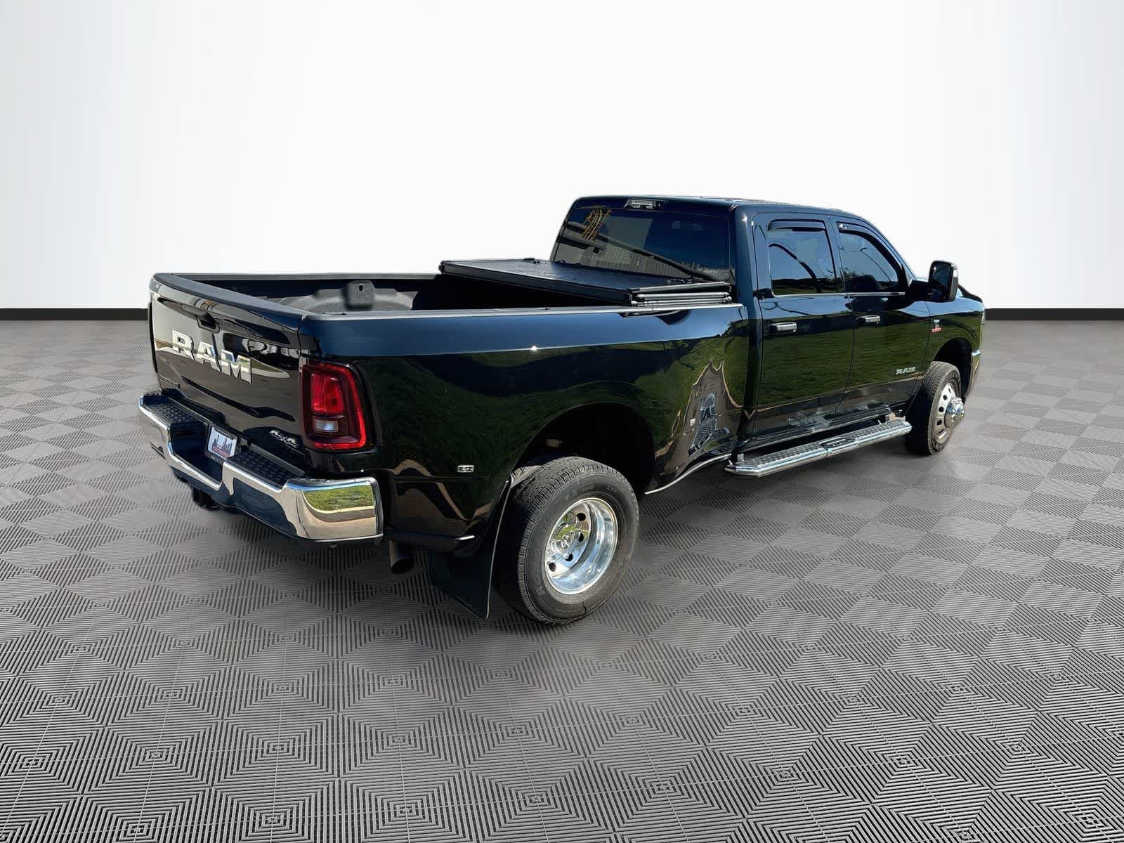Used 2025 RAM 3500 Big Horn AWD/4WD image 5