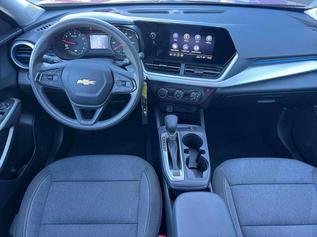 Used 2024 Chevrolet Trax LS image 12