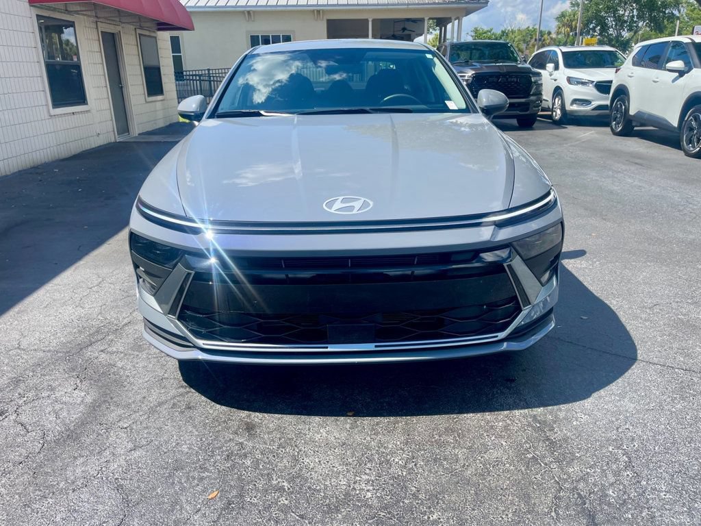 Used 2025 Hyundai Sonata SE FWD image 11