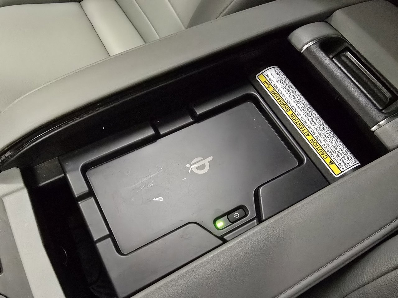 Used 2022 Toyota Highlander XLE image 9