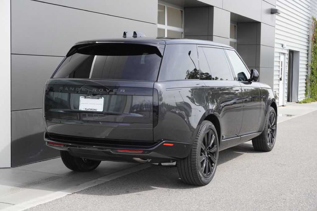 New 2027 Land Rover Range Rover Long Wheelbase SE AWD/4WD image 2