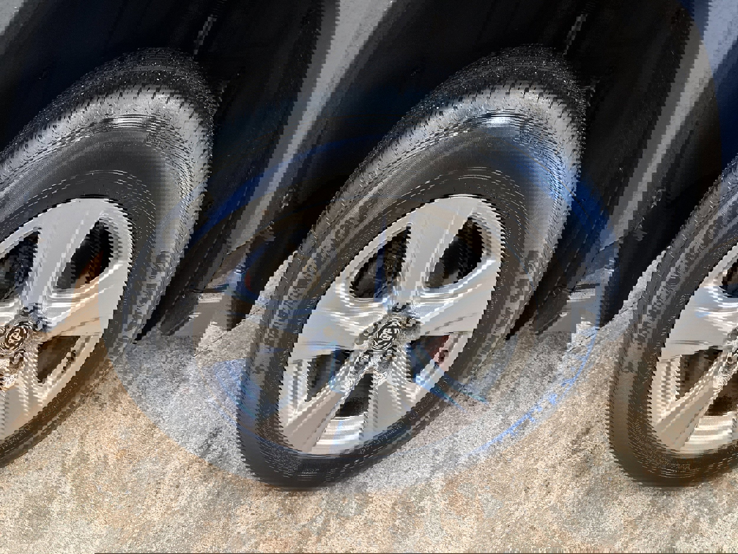 Used 2022 Toyota RAV4 XLE w/ Convenience Package image 11