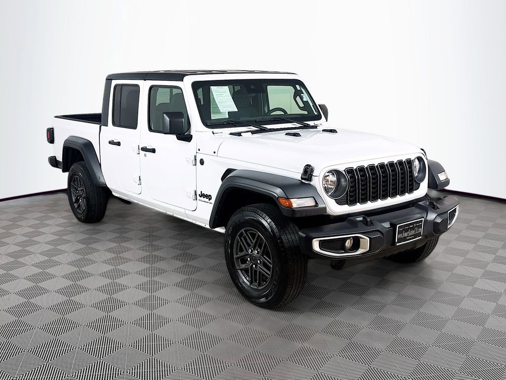 Used 2025 Jeep Gladiator Sport image 1