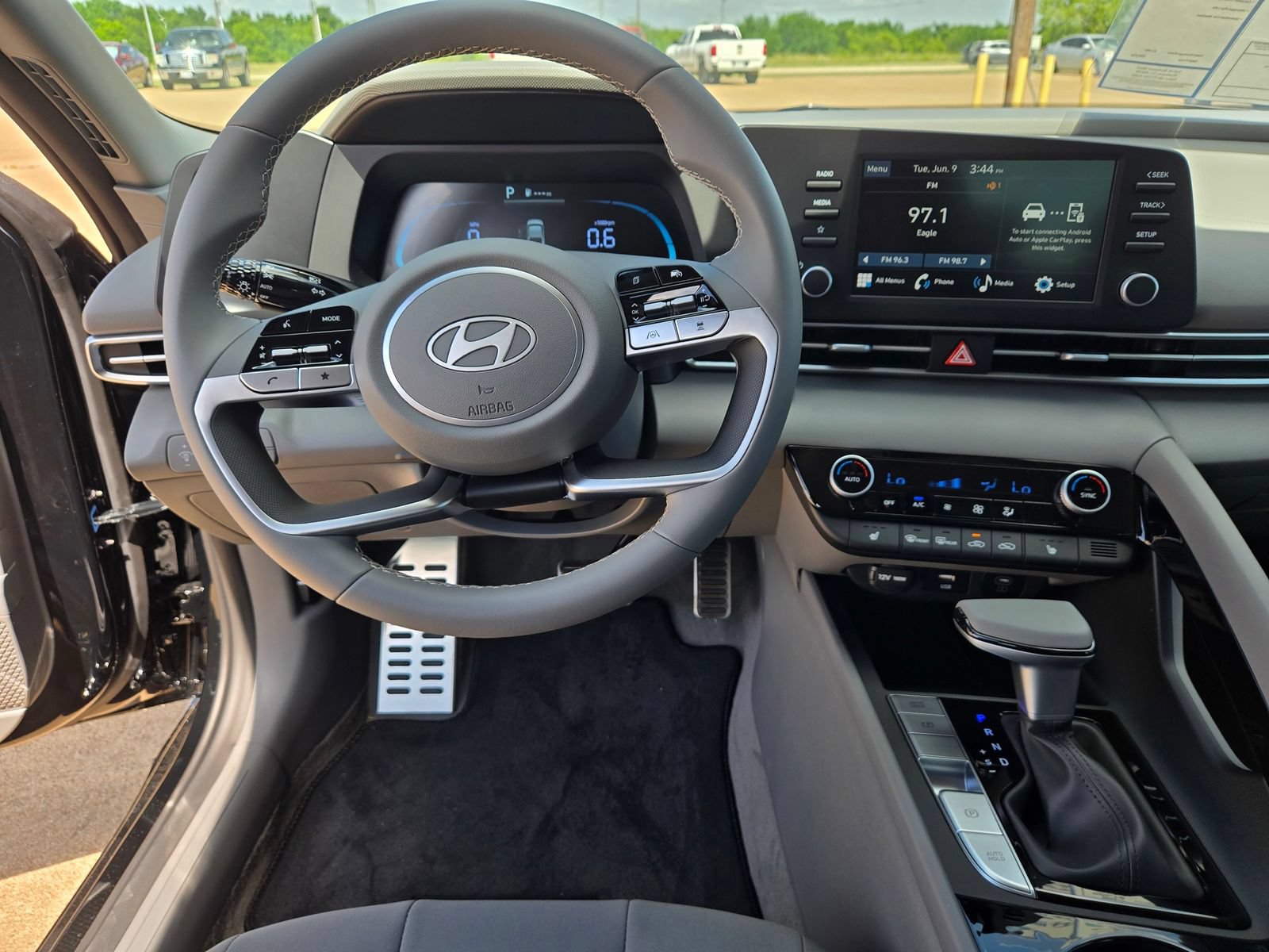 New 2026 Hyundai Elantra SEL Sport Premium FWD image 9