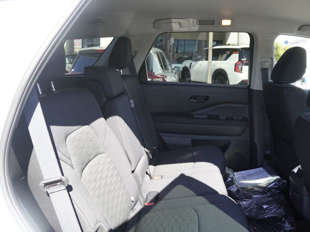 New 2026 Nissan Pathfinder SV image 19