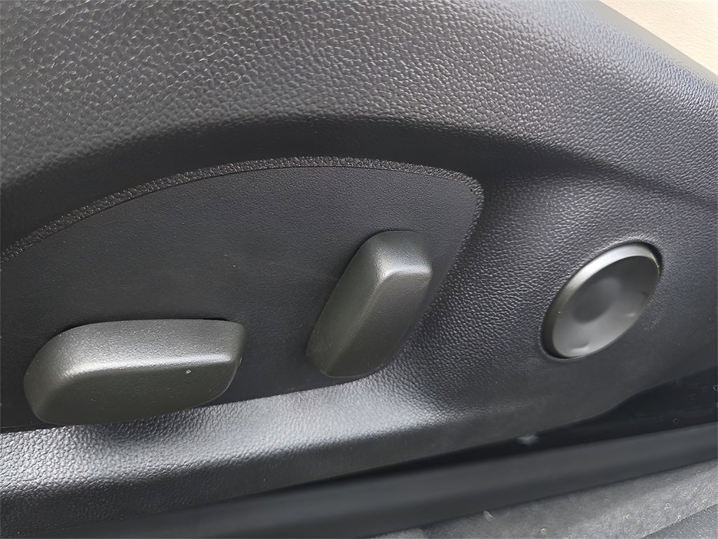 New 2025 Cadillac CT4 Premium Luxury image 25