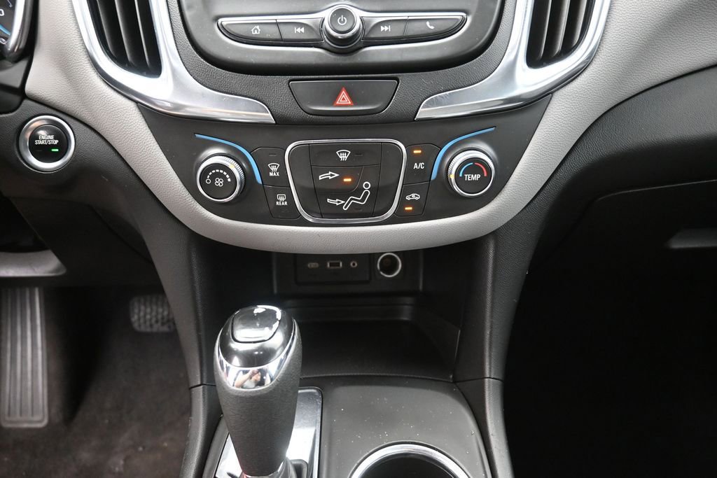 Used 2021 Chevrolet Equinox LS w/ LS Convenience Package FWD image 27