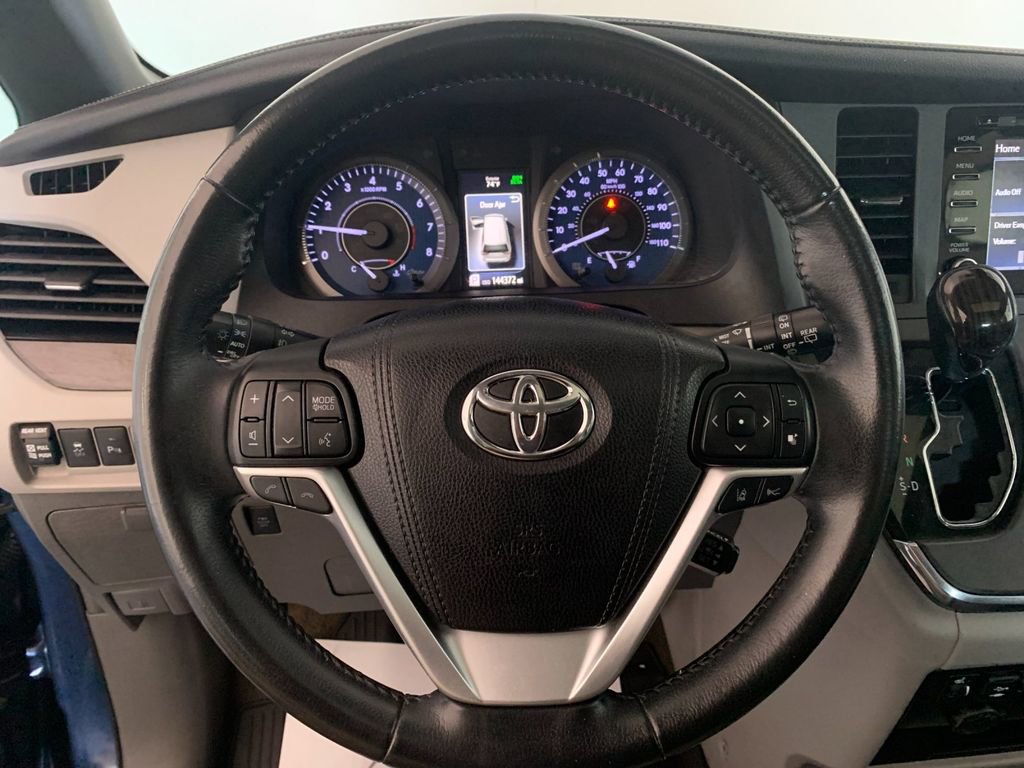 Used 2018 Toyota Sienna XLE Premium image 22