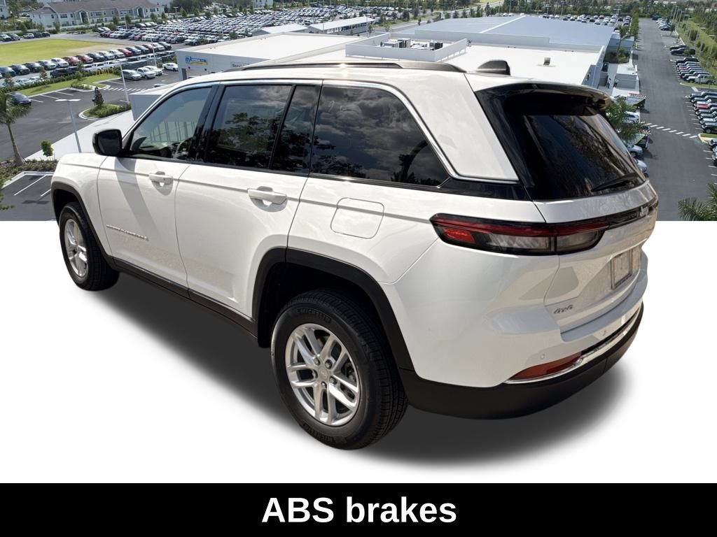 New 2026 Jeep Grand Cherokee Laredo AWD/4WD image 6