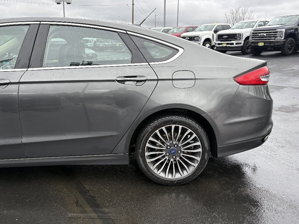 Used 2017 Ford Fusion SE w/ Equipment Group 202A image 11