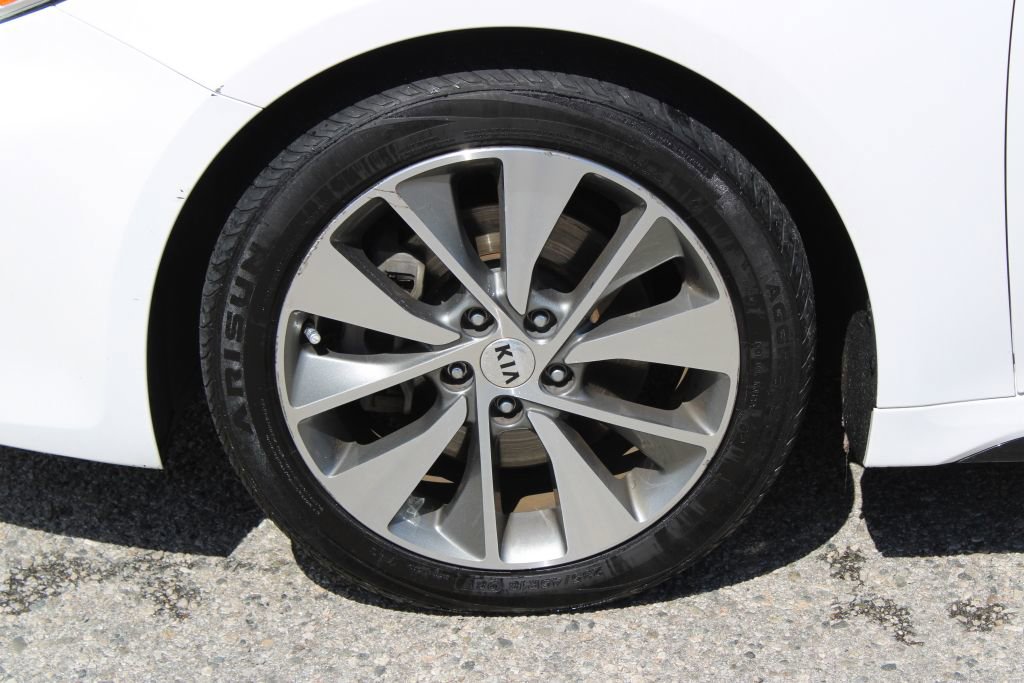 Used 2018 Kia Optima S w/ 18" Alloy Wheels Package image 8