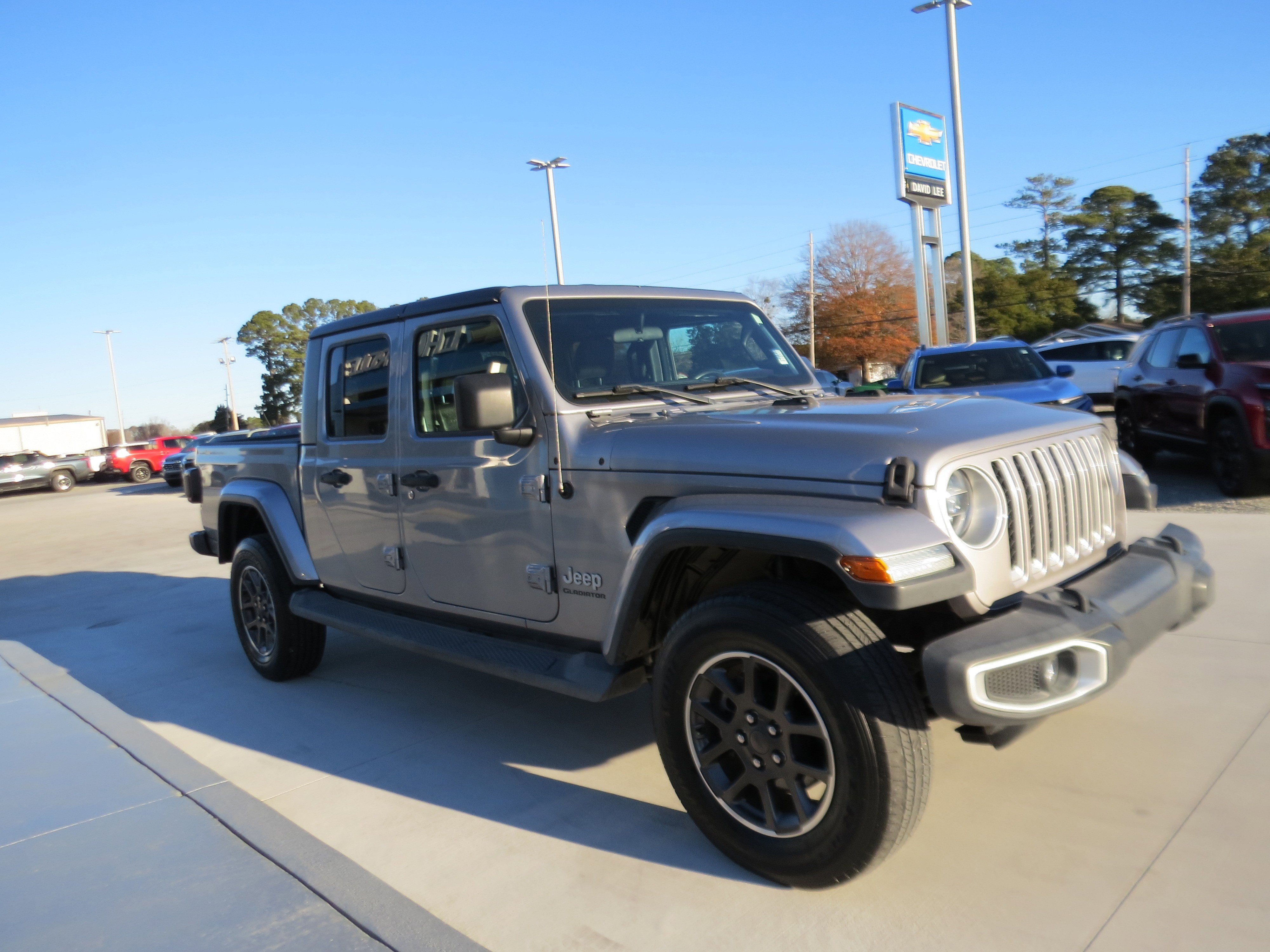 Used 2020 Jeep Gladiator Overland w/ LED Lighting Group image 6