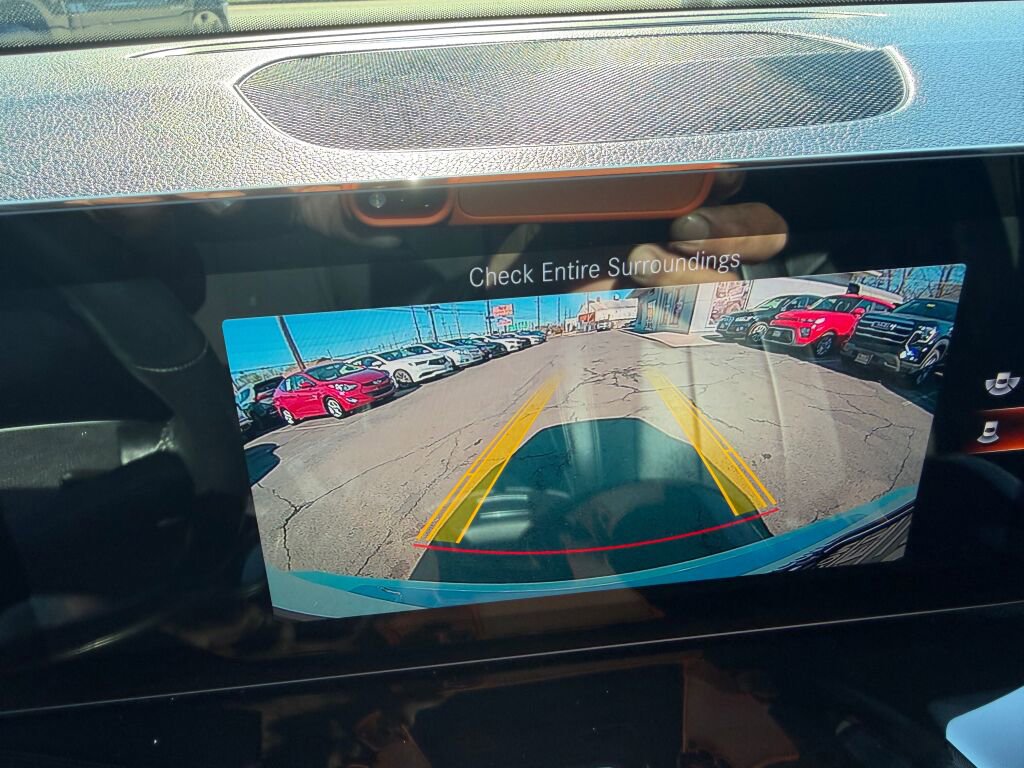 Used 2022 Mercedes-Benz GLB 250 4MATIC image 17