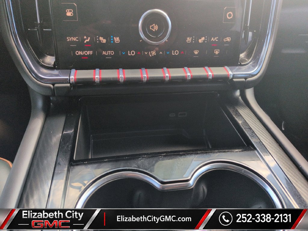 Used 2025 GMC Yukon AT4 w/ AT4 Premium Package AWD/4WD image 17