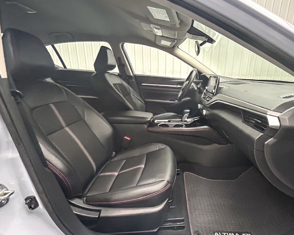 Used 2023 Nissan Altima 2.5 SR AWD/4WD image 15