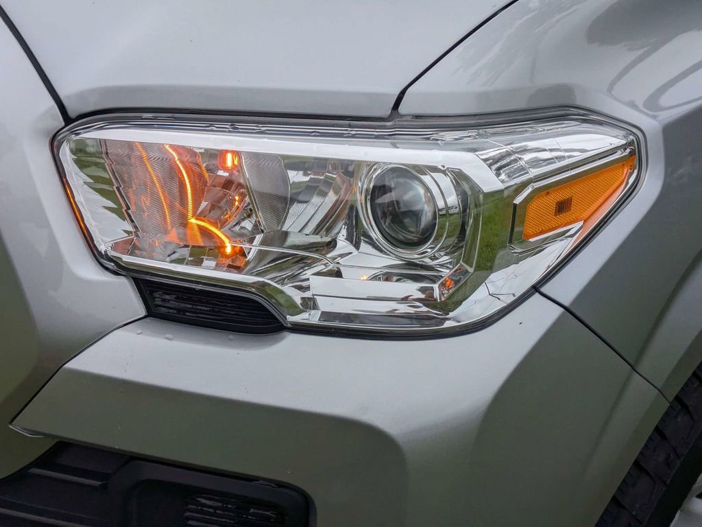 Used 2023 Toyota Tacoma SR AWD/4WD image 11