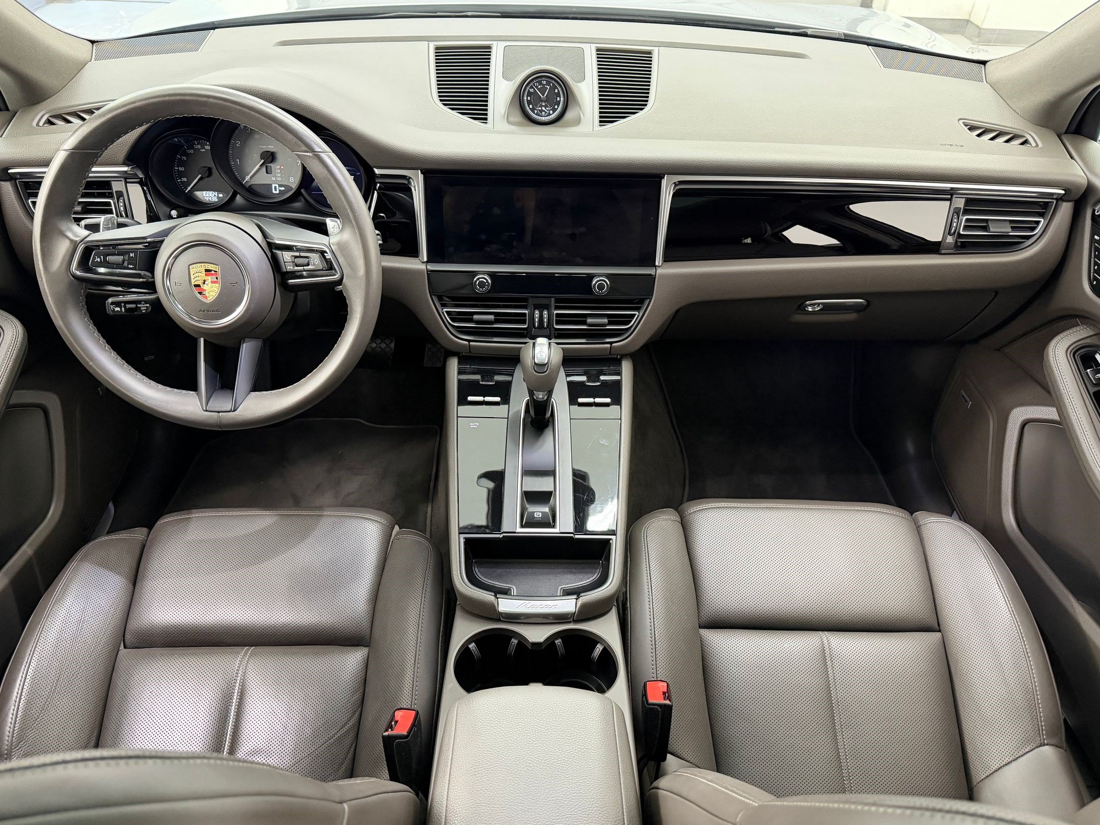 Certified 2024 Porsche Macan S AWD/4WD image 16