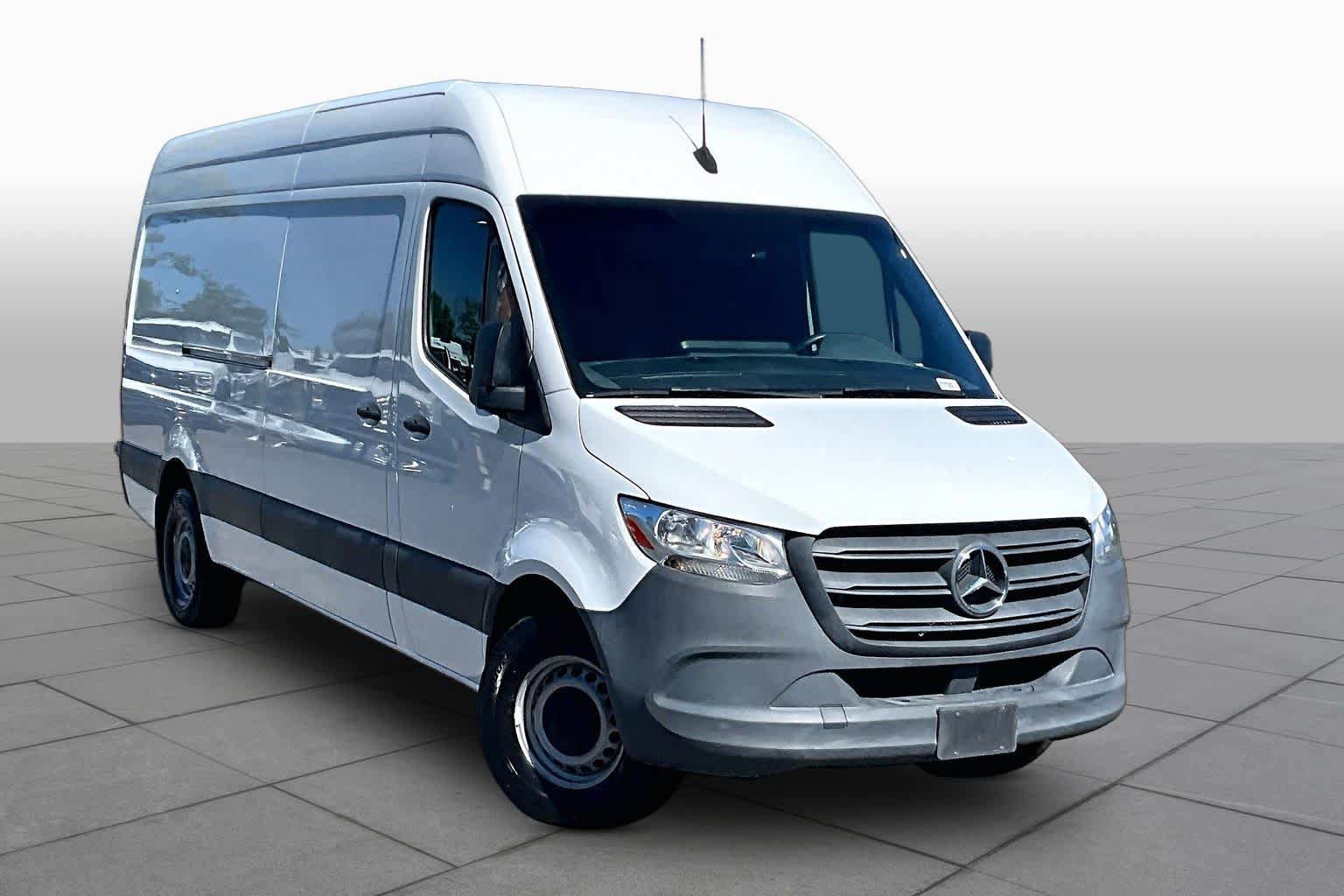 Used 2021 Mercedes-Benz Sprinter 2500 image 3