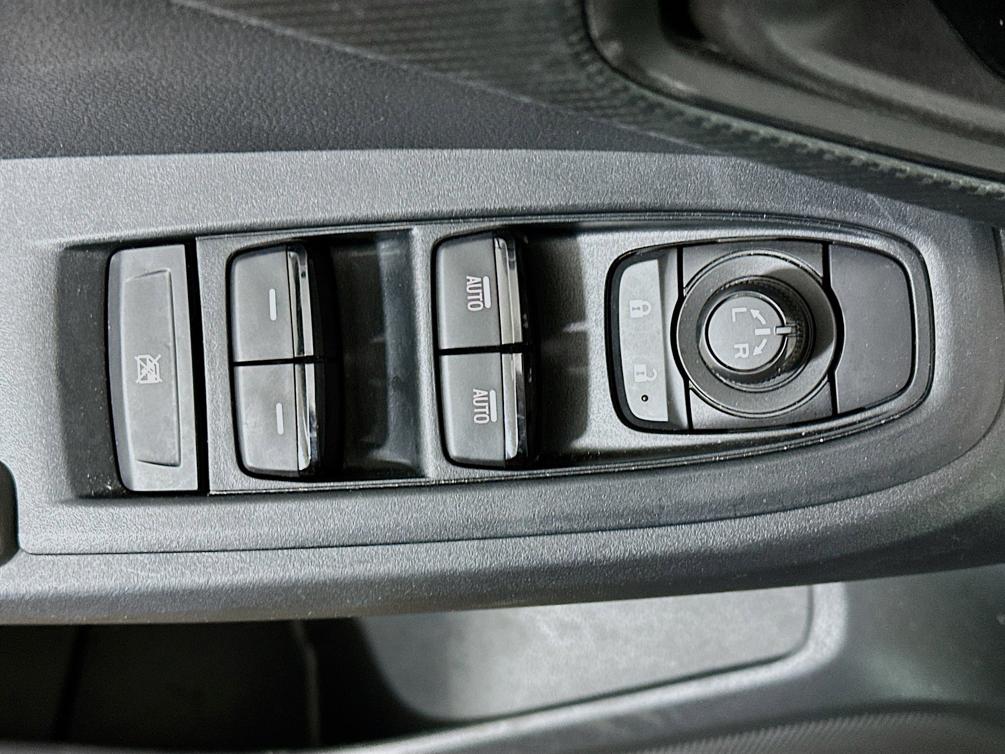 Used 2024 Subaru Crosstrek 2.0i Premium image 15