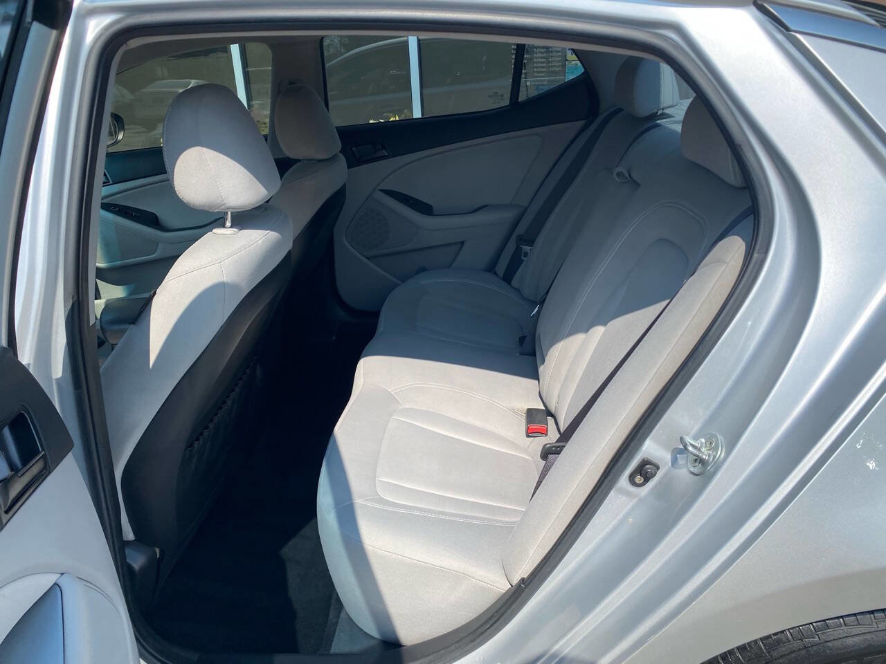 Used 2011 Kia Optima LX w/ Convenience Pkg image 11