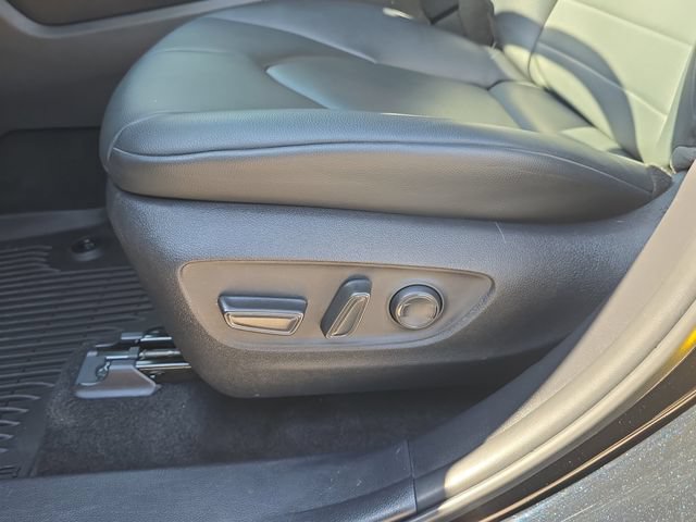 Used 2024 Toyota Highlander XLE AWD/4WD image 21
