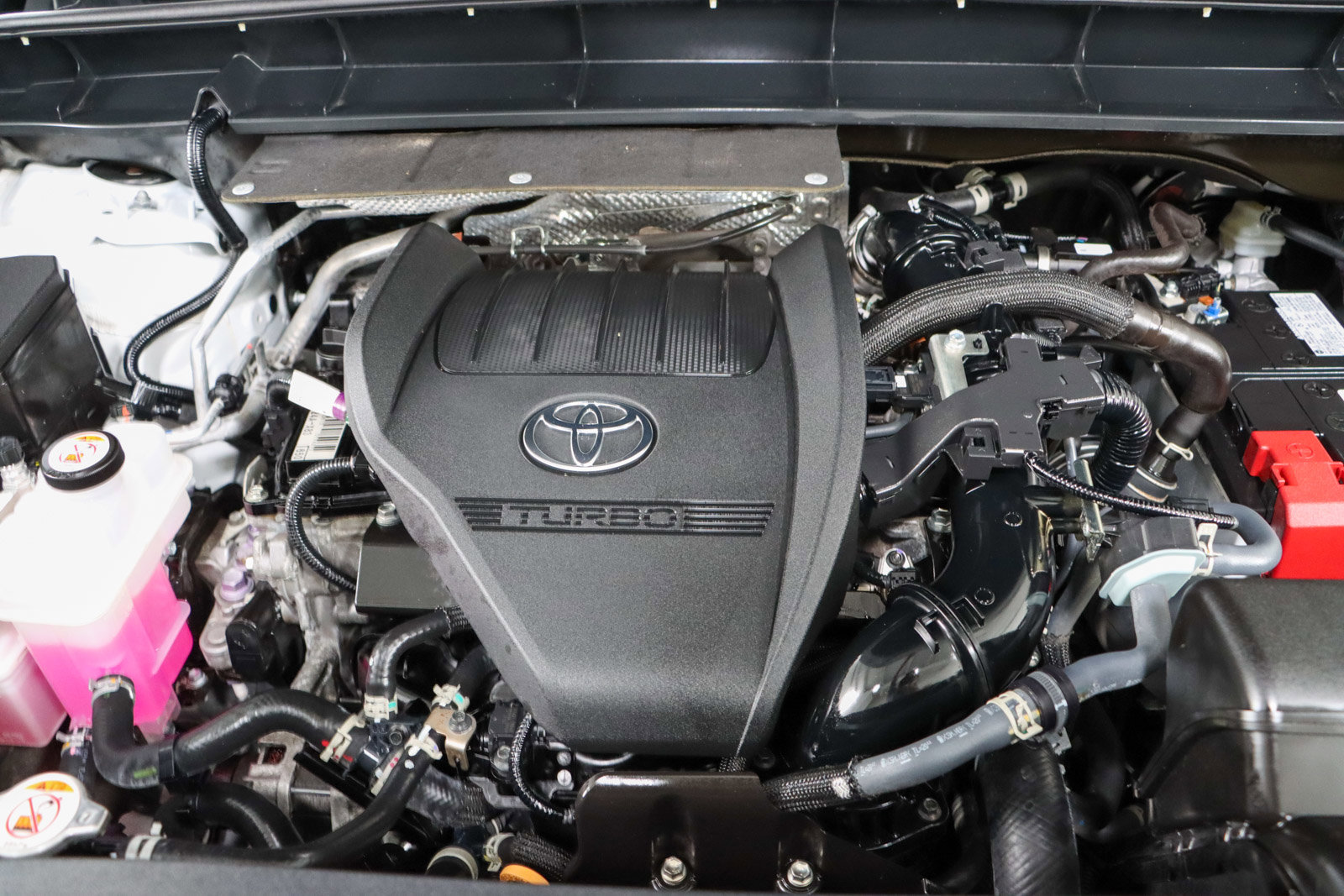 Used 2024 Toyota Highlander XLE FWD image 34