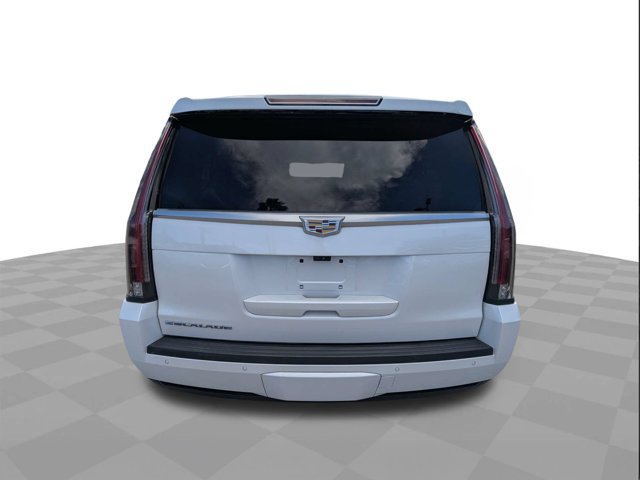 Certified 2018 Cadillac Escalade ESV Luxury RWD image 5
