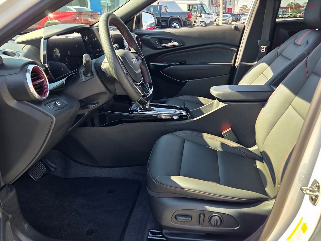 New 2026 Chevrolet Trax RS w/ Driver Confidence Package image 3