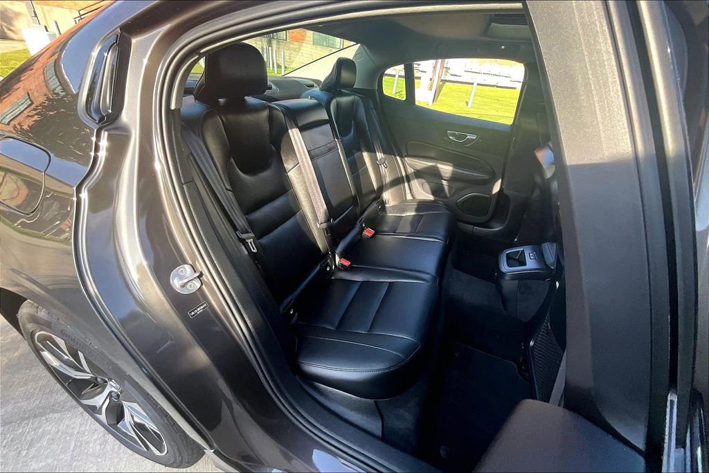 Used 2025 Volvo S60 B5 Core FWD image 35