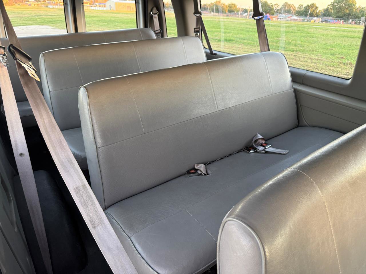 Used 1998 Ford E-350 and Econoline 350 Club Wagon image 17