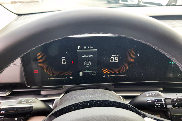 Used 2026 Kia Carnival FWD image 14