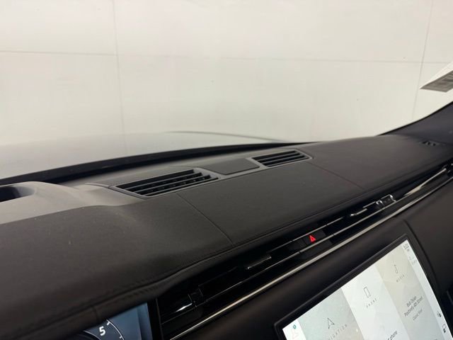 Certified 2023 Land Rover Range Rover SE image 32