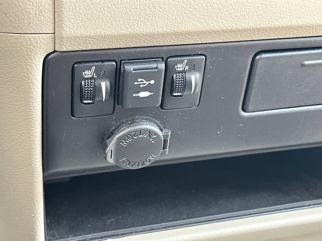 Used 2019 Toyota Sienna XLE w/ XLE Navigation Package FWD image 23