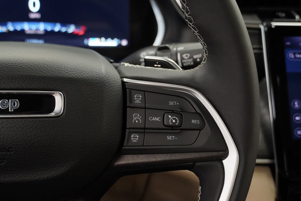 Certified 2025 Jeep Grand Cherokee Limited AWD/4WD image 41