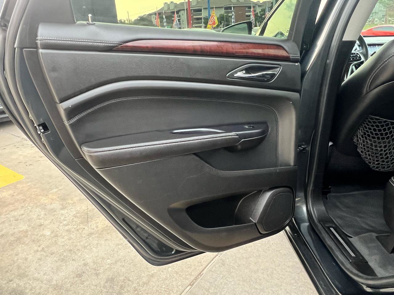 Used 2014 Cadillac SRX Luxury FWD image 25