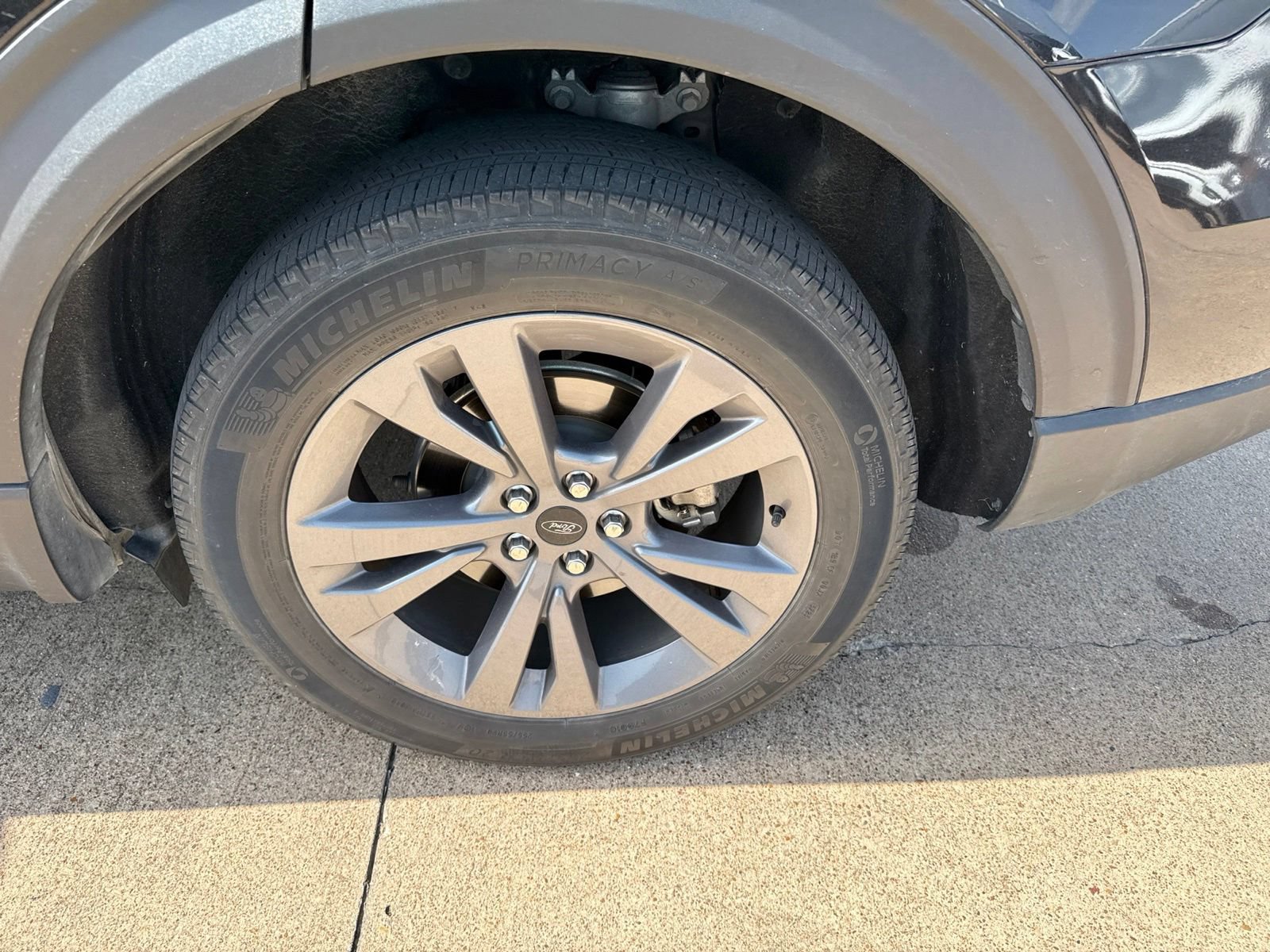 Used 2023 Ford Explorer XLT w/ Equipment Group 202A RWD image 10