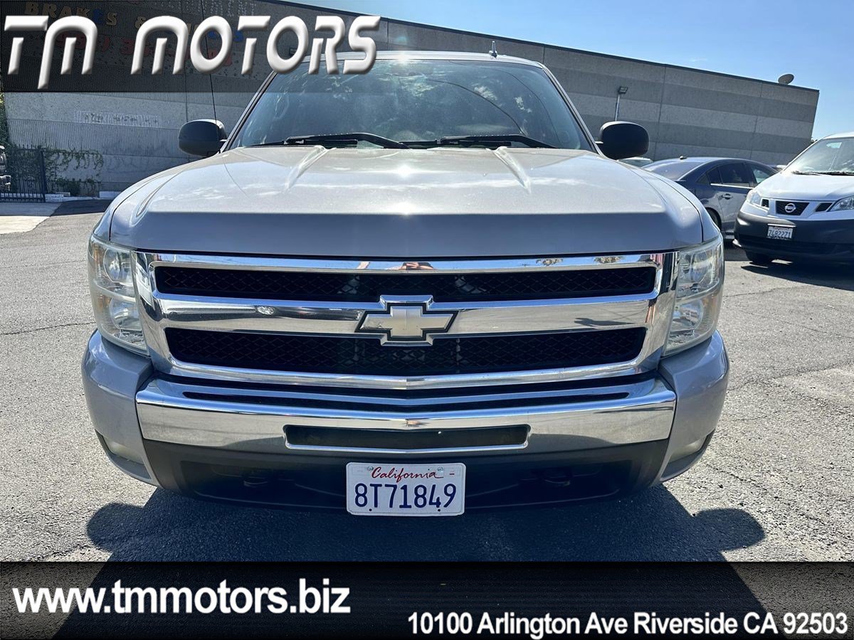 Used 2008 Chevrolet Silverado 1500 LT w/ Max Trailering Pack RWD image 2