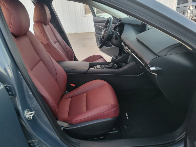 Used 2025 MAZDA MAZDA3 s image 21