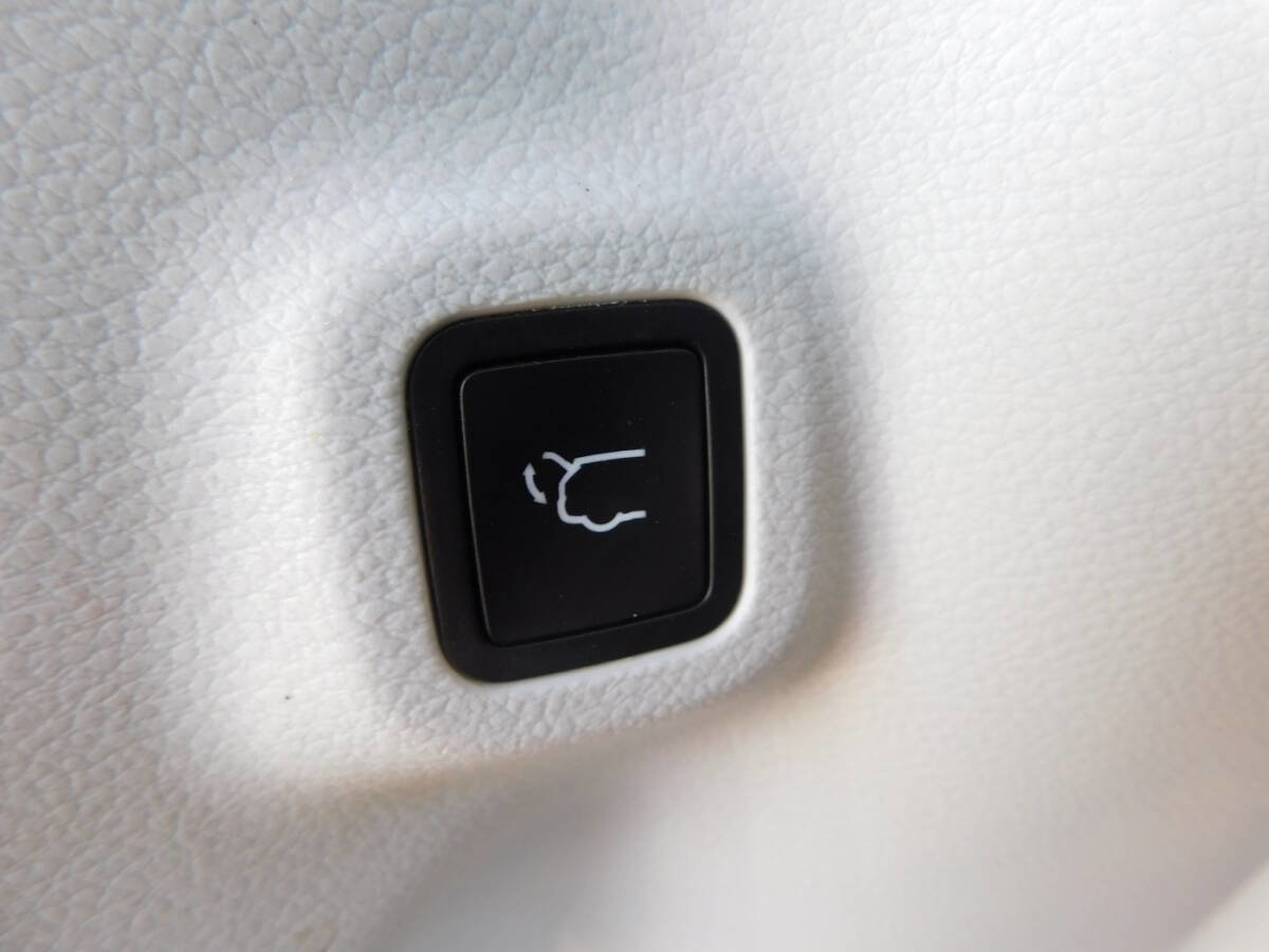 Used 2017 Jeep Compass Latitude w/ Popular Equipment Group image 5