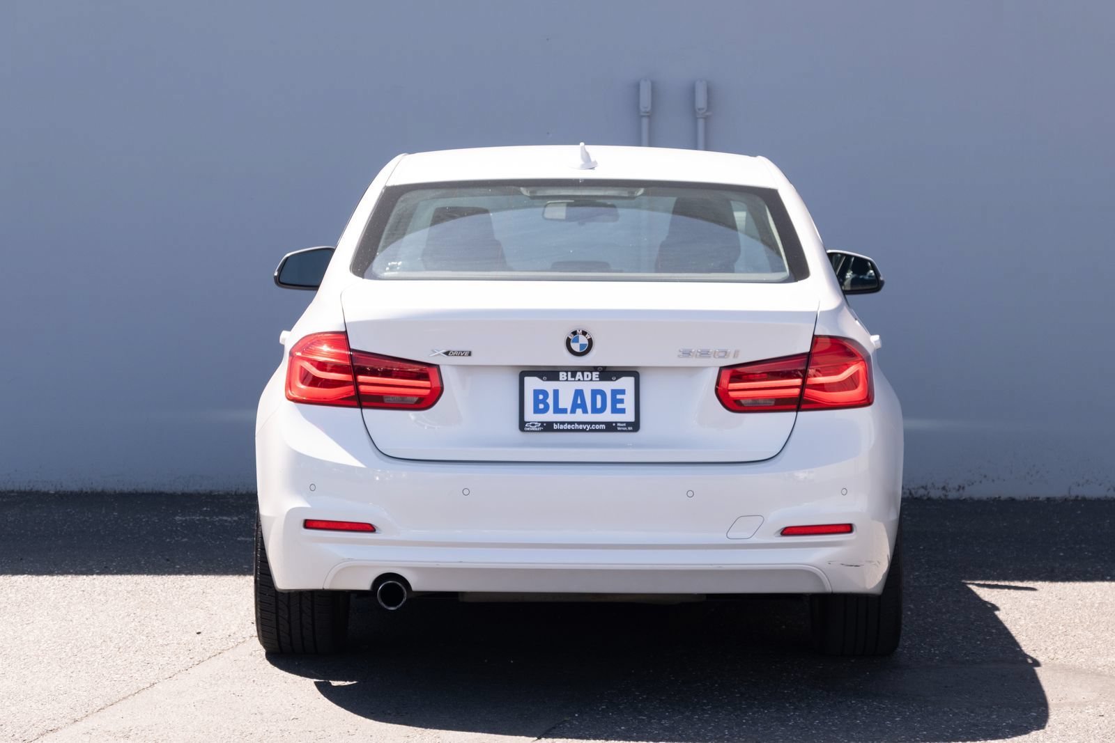 Used 2018 BMW 320i xDrive Sedan w/ Convenience Package AWD/4WD image 23