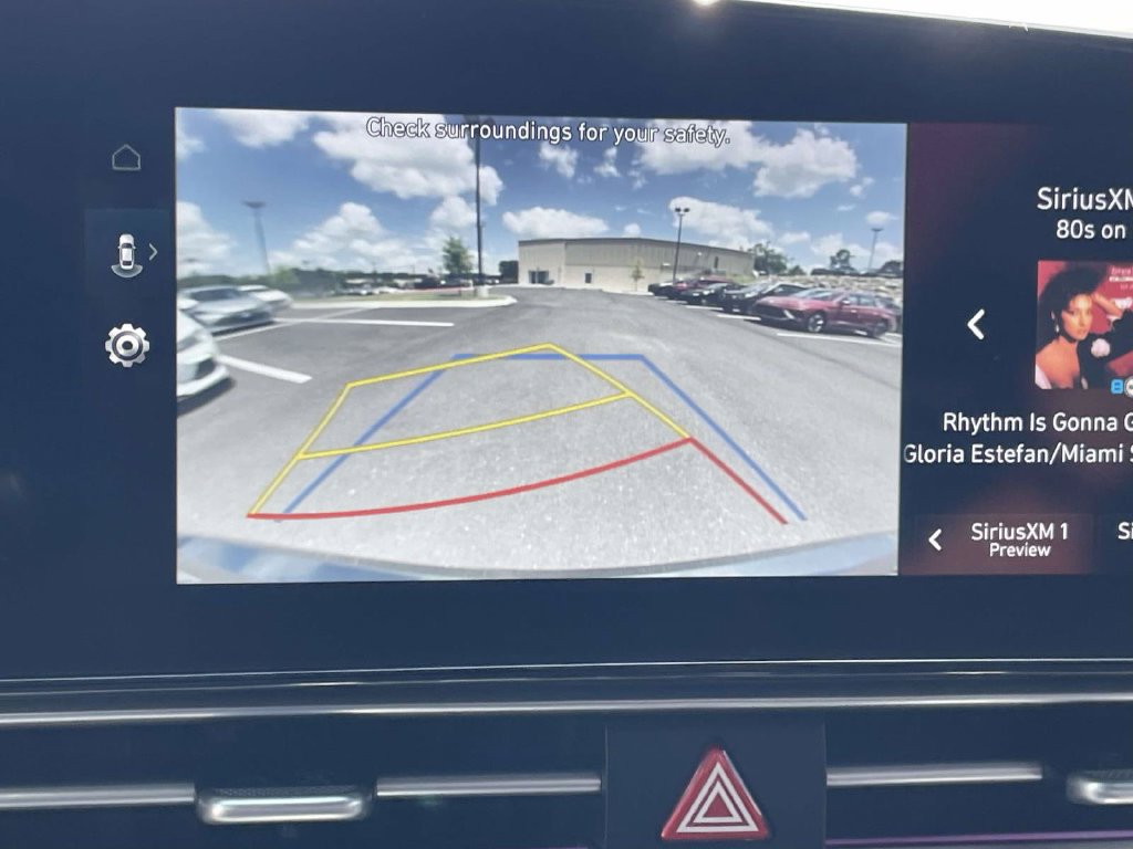 Used 2025 Hyundai Elantra SEL FWD image 15