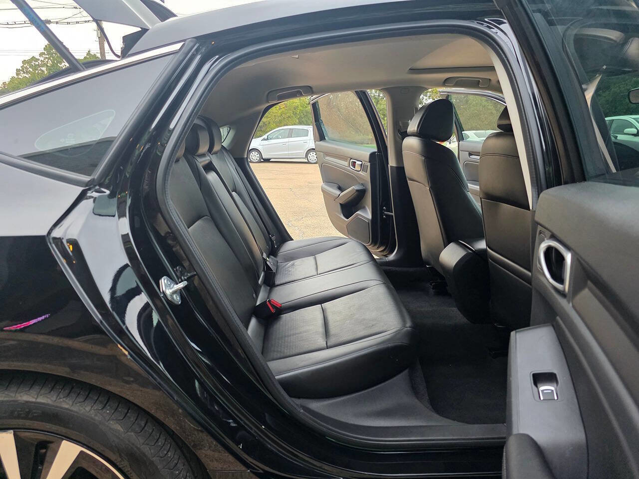 Used 2024 Honda Civic EX-L image 28