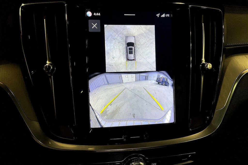 Used 2026 Volvo V60 B5 Cross Country Ultra w/ Climate Package image 14