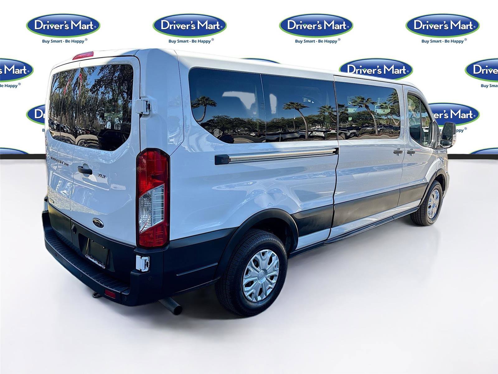 Used 2023 Ford Transit 350 XLT image 5