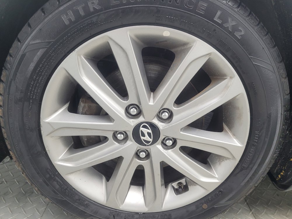 Used 2014 Hyundai Elantra SE w/ Option Group 02 FWD image 31