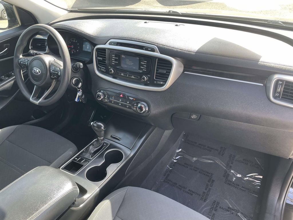 Used 2016 Kia Sorento LX image 25