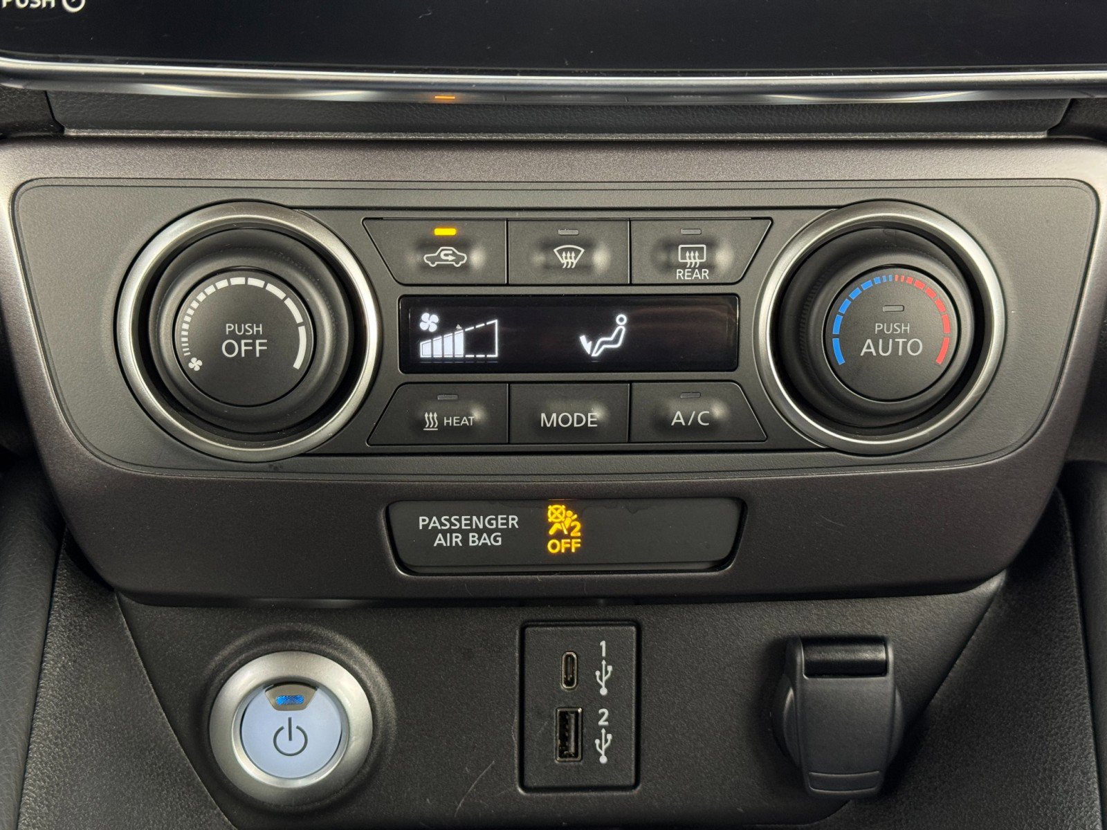 Used 2025 Nissan Leaf S image 25