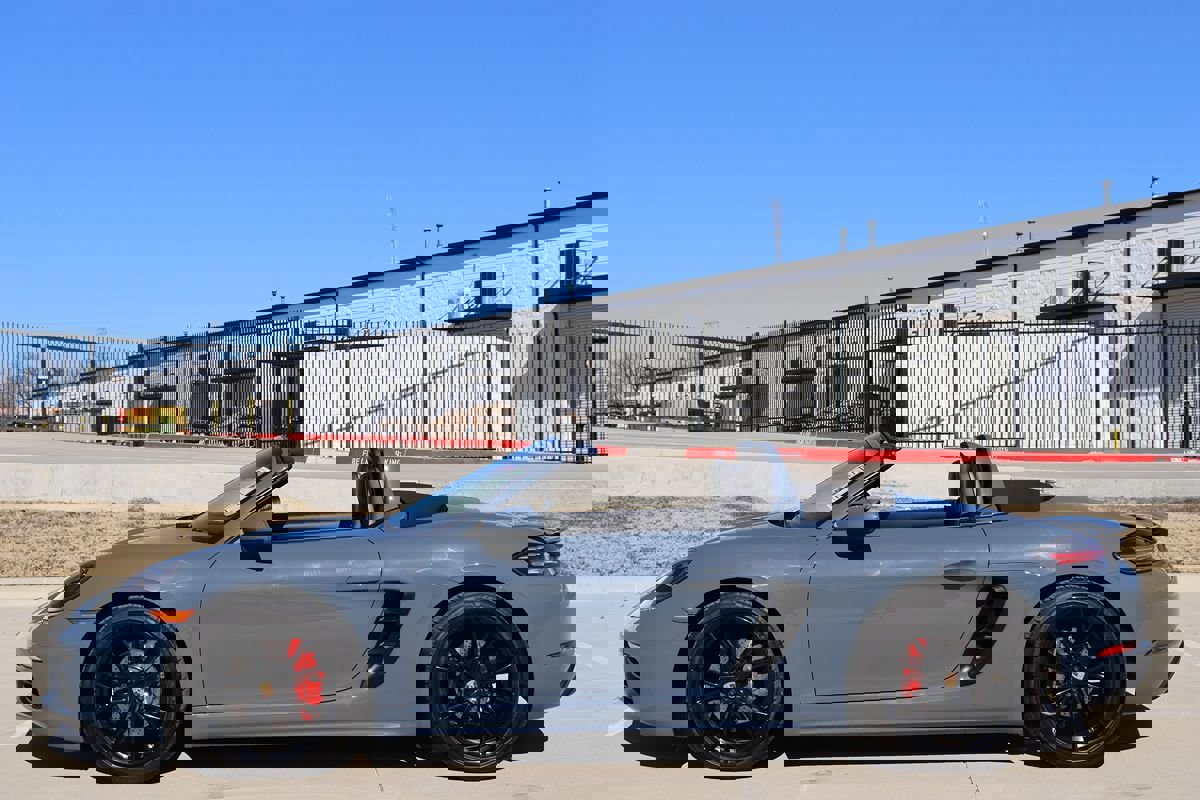 Used 2017 Porsche 718 Boxster S image 7